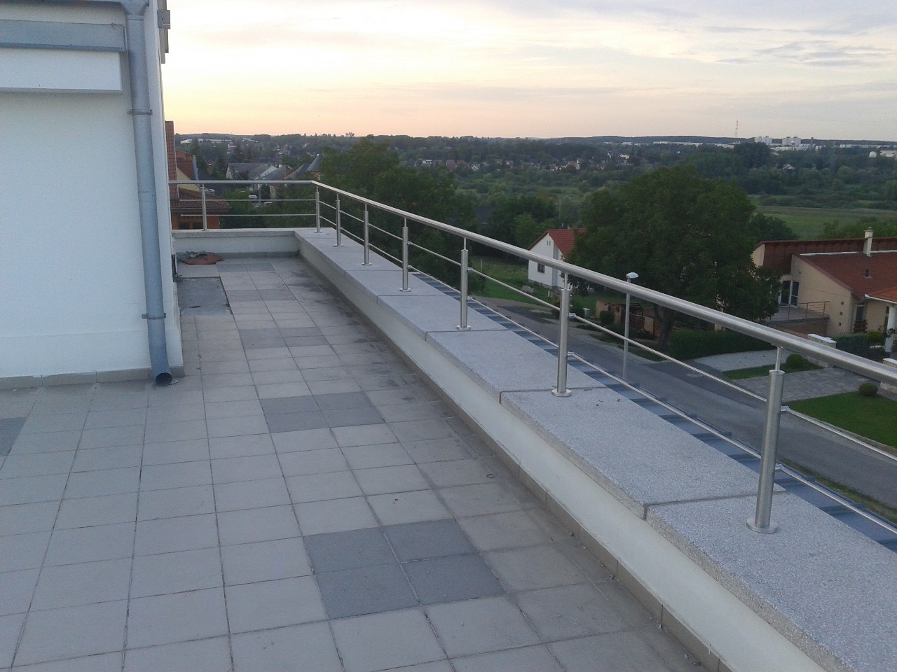 Fa- vagy vaskerítés?