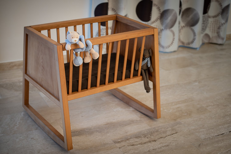 Bölcső tömörfából: várják a babát egyedi bútorral!